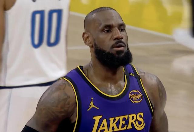 PG- 反败为胜周迪74短剧免费 