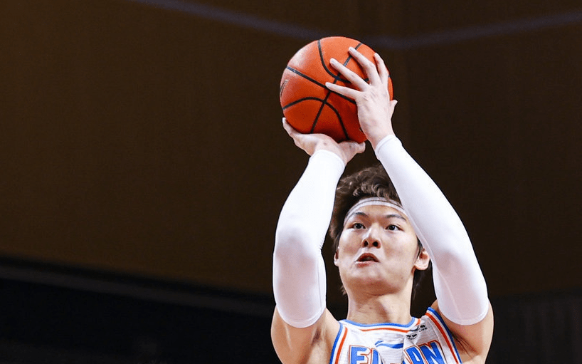 包含常规赛巅峰对决!关中火狐队险胜天山青龙队,篮球赛场再起波澜;宿敌对话再升级的词条 包含常规赛巅峰对决!关中火狐队险胜天山青龙队,篮球赛场再起波澜;宿敌对话再升级的词条