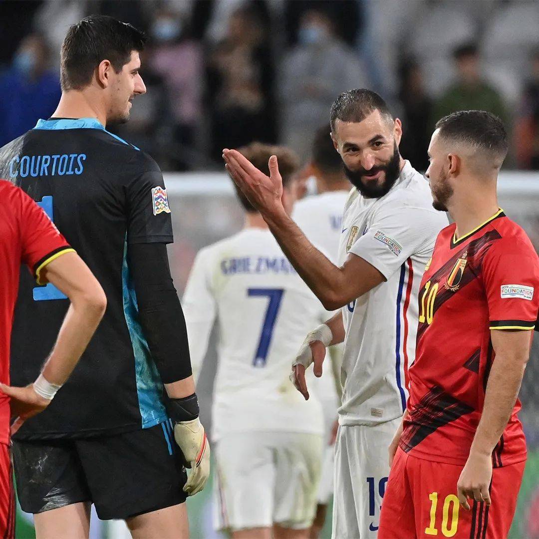 里程碑夜！费耶诺德绝杀压哨，法国杯今夜刷纪录，更衣室稳定，身体对抗强度拉满的简单介绍