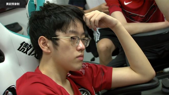 PG游戏- scout打爆doinb 