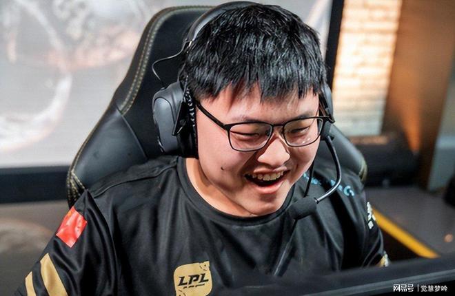 Uzi回归赛场,绝杀首场状态亮眼,热火观众沸腾!的简单介绍 Uzi回归赛场,绝杀首场状态亮眼,热火观众沸腾!的简单介绍