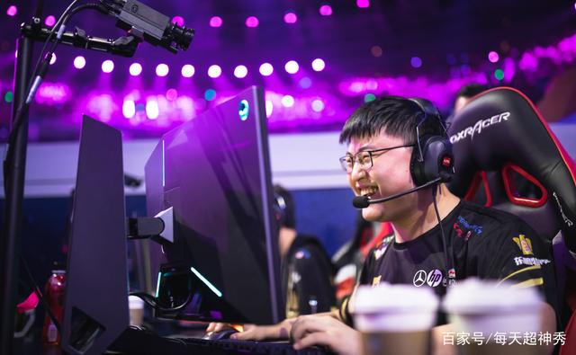 Uzi回归赛场，战术调整首场状态亮眼，掘金观众沸腾！的简单介绍