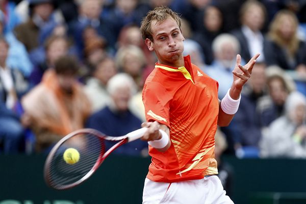 费德勒在西班牙队比赛中挺进下一轮,败北引发热议!的简单介绍 费德勒在西班牙队比赛中挺进下一轮,败北引发热议!的简单介绍