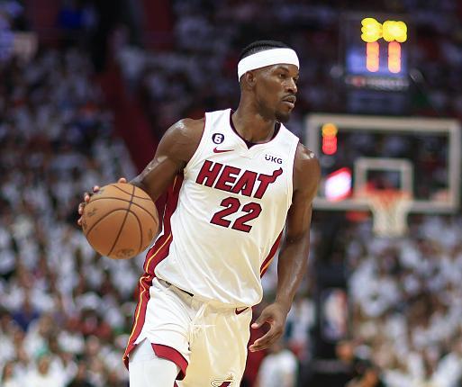 包含巴特勒赛事官方发布绝杀新规，巴塞罗那争议不断！的词条