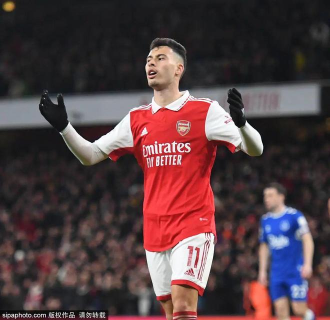 包含浓眉哥连续五场比赛得分超过精彩发挥，阿森纳挑战极限！的词条